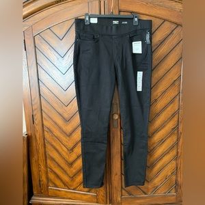 Levi Strauss black pull on skinny jeans size 14